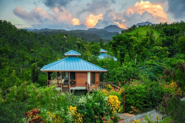 Đầu tư khách sạn 6 sao Secret Bay Lấy quốc tịch Dominica passport tự do đi lại 141 nước